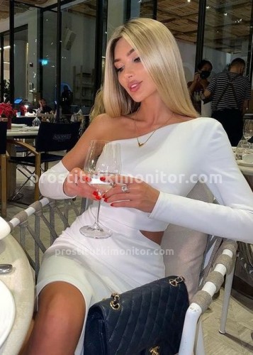 Лина, Г. Петродворец