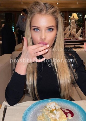 Нелли, Г. Петродворец