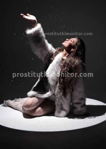 Оля, Г. Петродворец