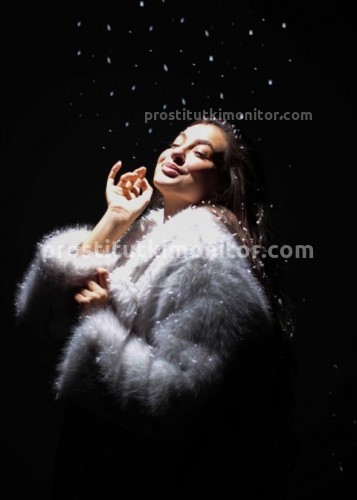 Оля, Г. Петродворец